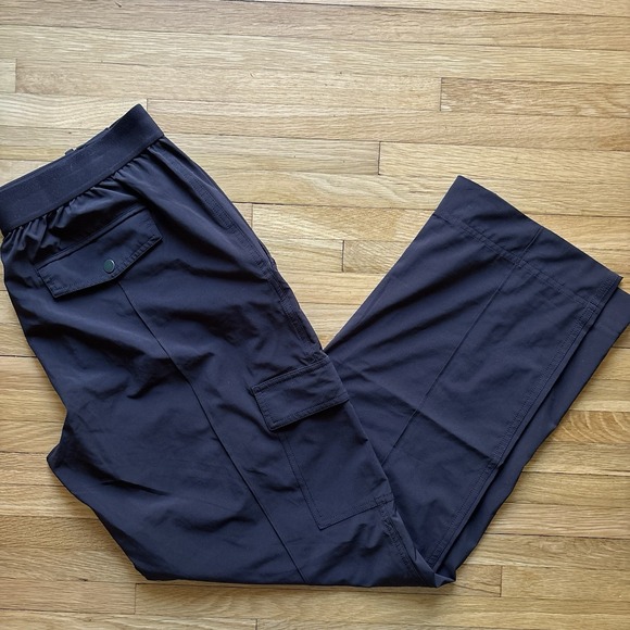 Athleta Cargo Pants Women 14 Vienna Hybrid Black Stretch Zip Pockets Performance - Picture 3 of 10